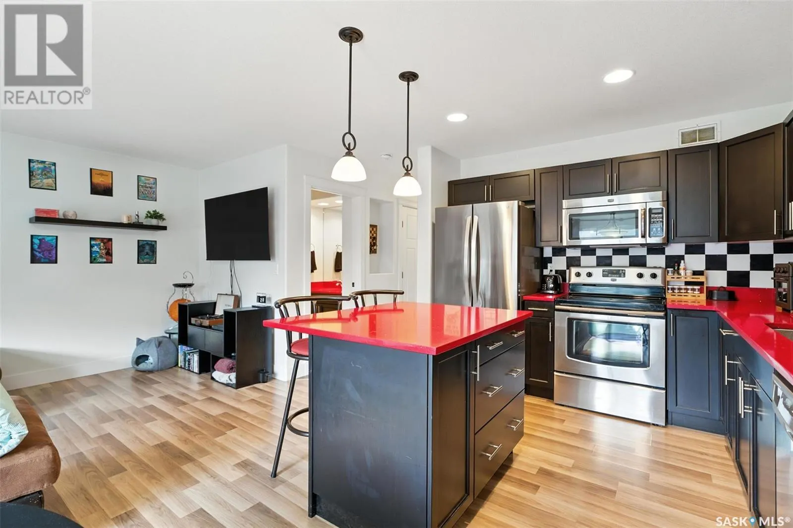 118 901 4th STREET S