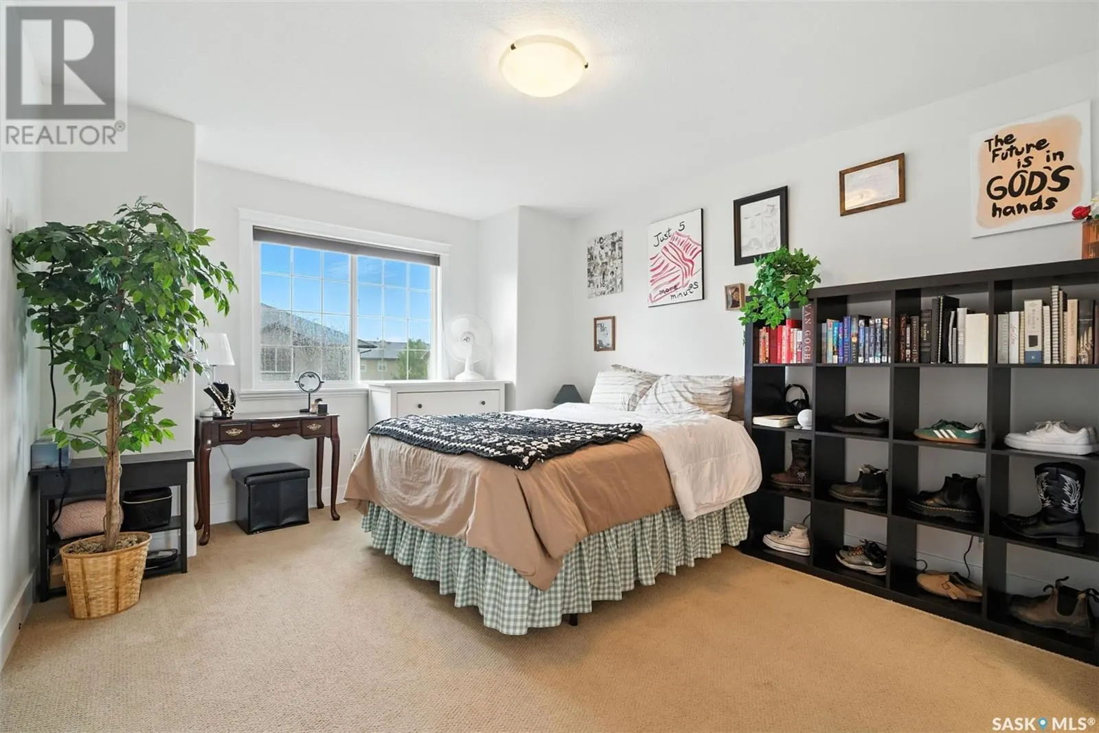 118 901 4th STREET S