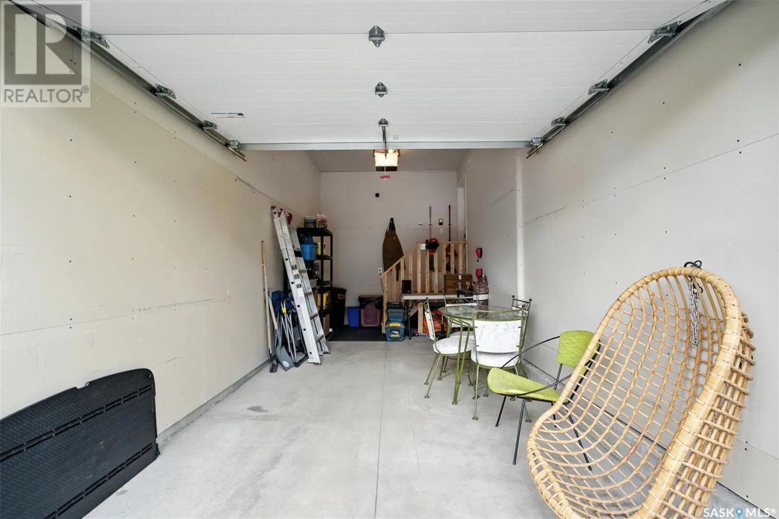 118 901 4th STREET S