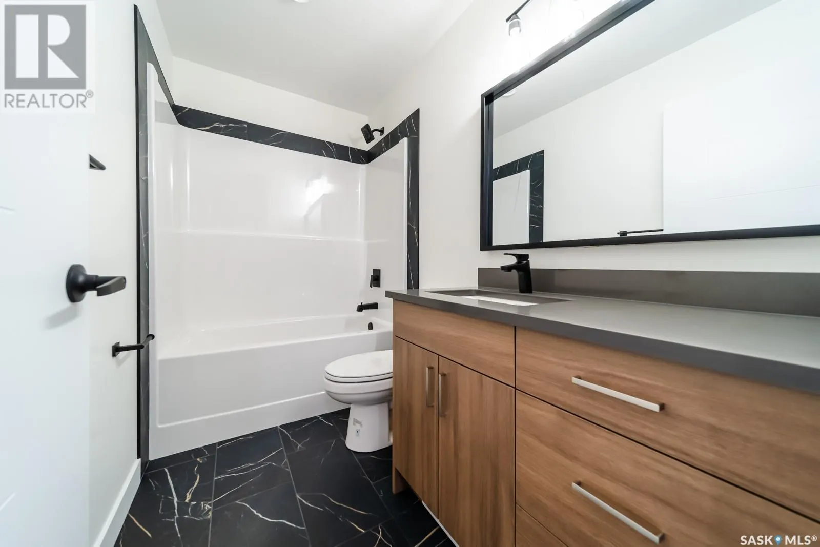 499 Doran CRESCENT