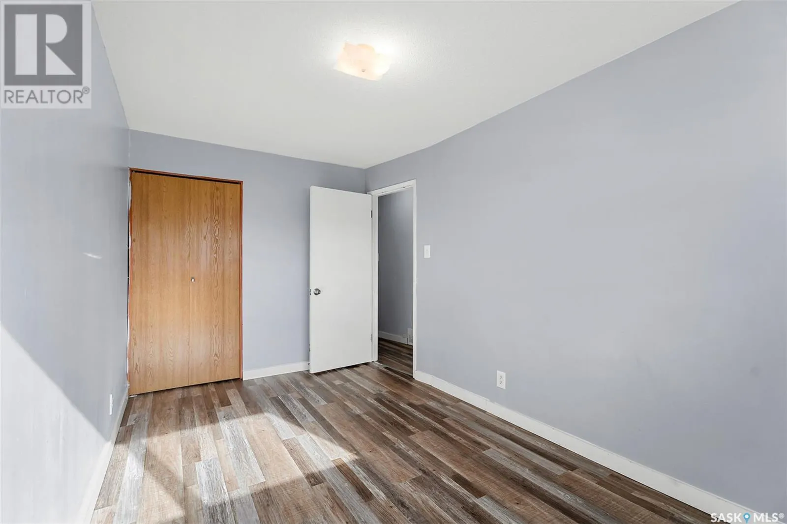 410 - 412 3rd STREET E