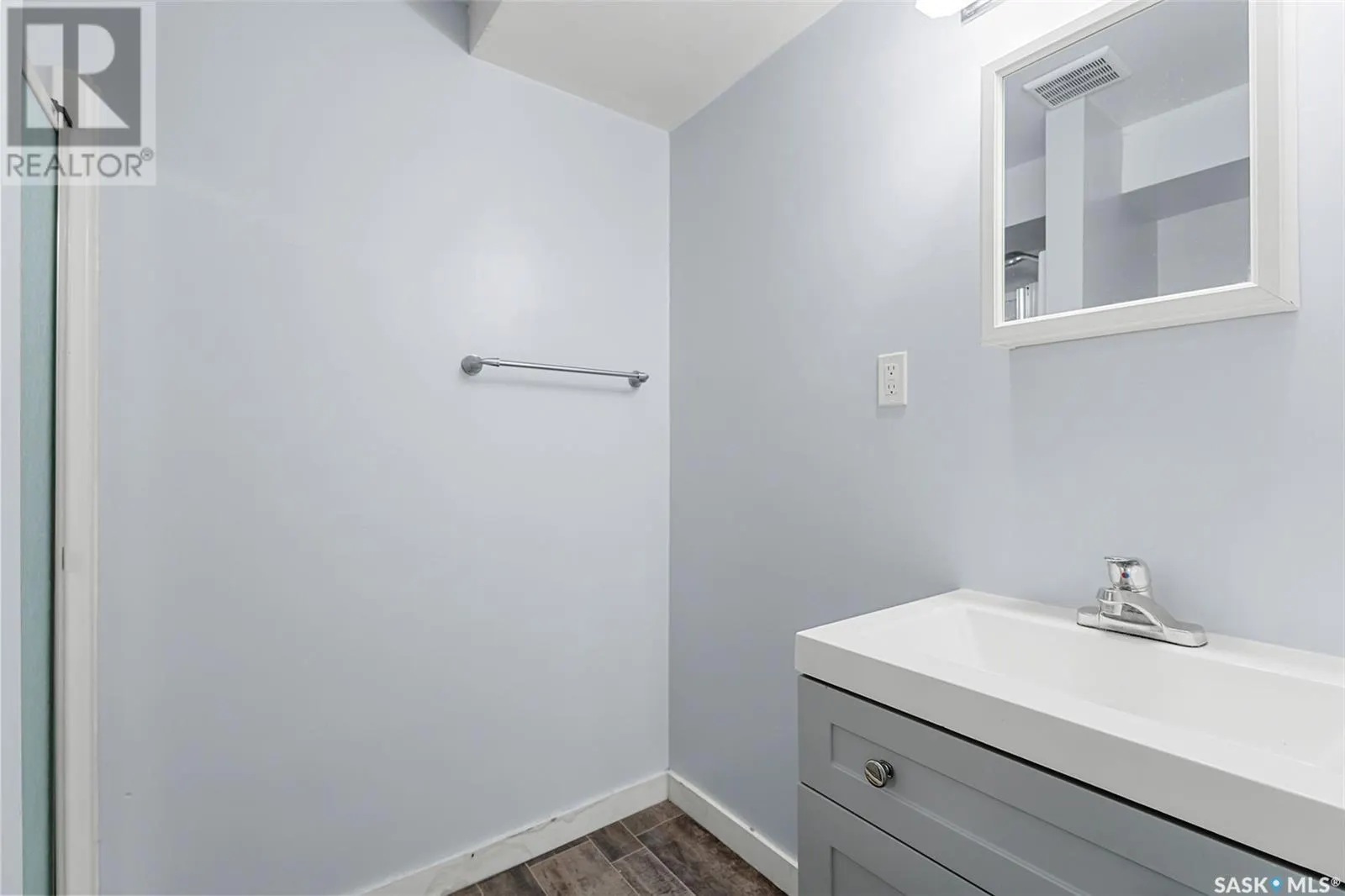 410 - 412 3rd STREET E