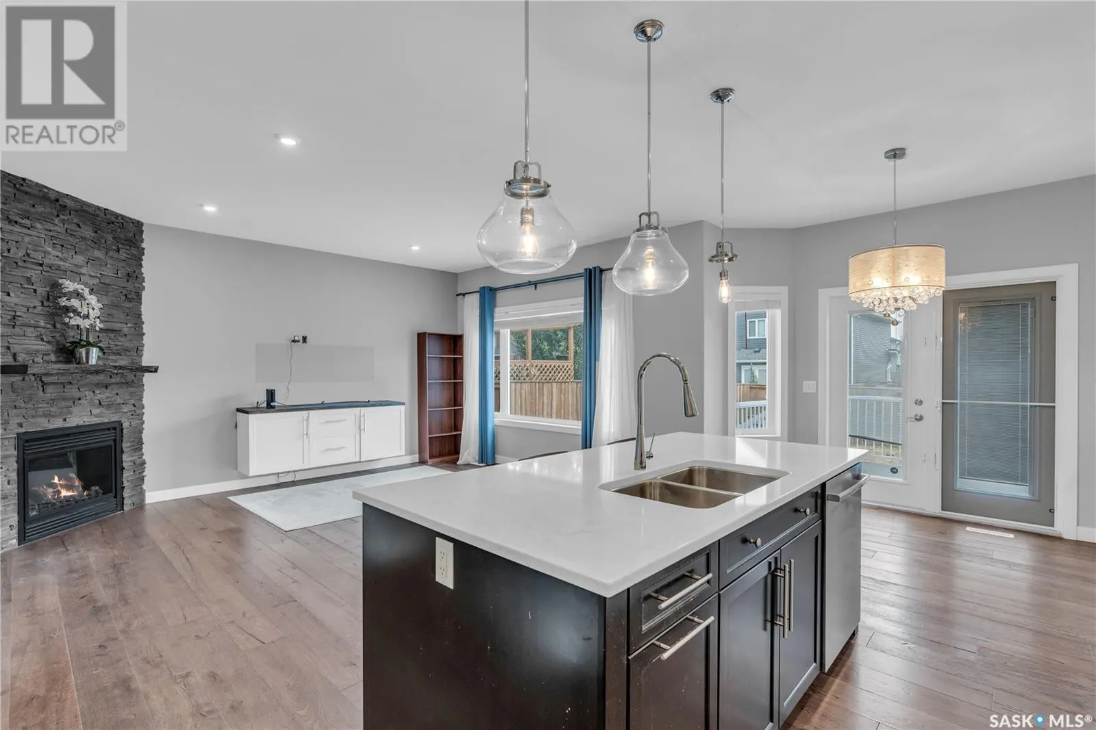 447 Veltkamp CRESCENT