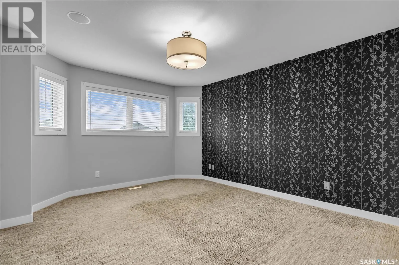 447 Veltkamp CRESCENT