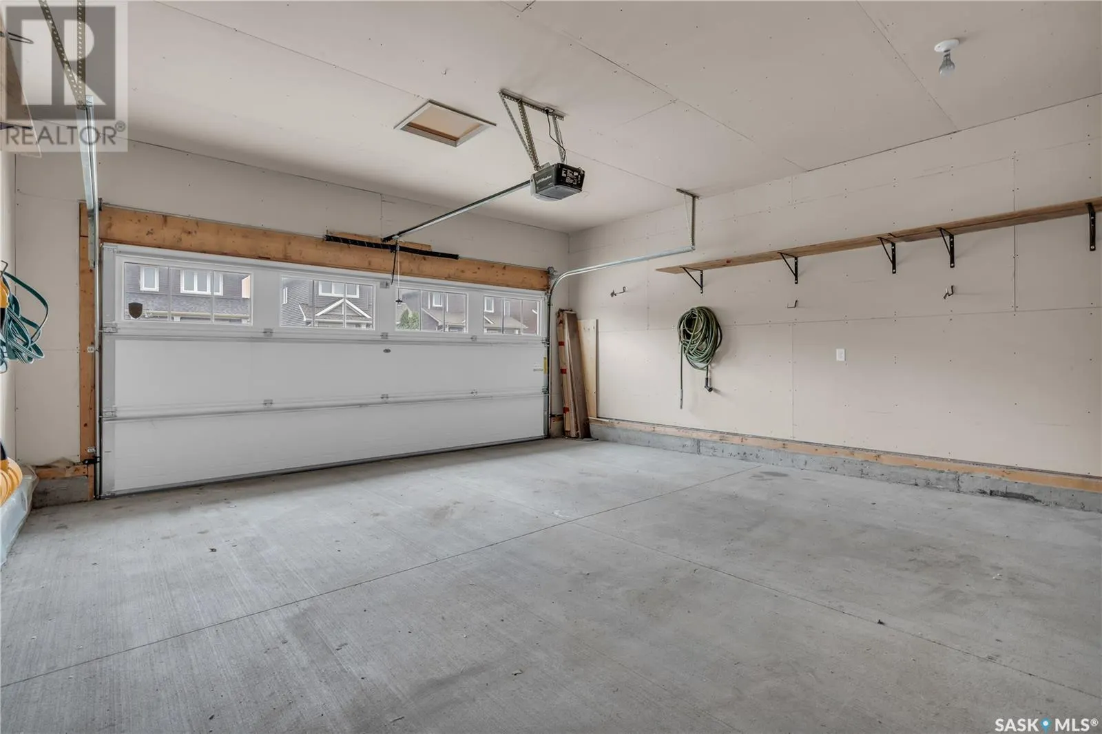 447 Veltkamp CRESCENT