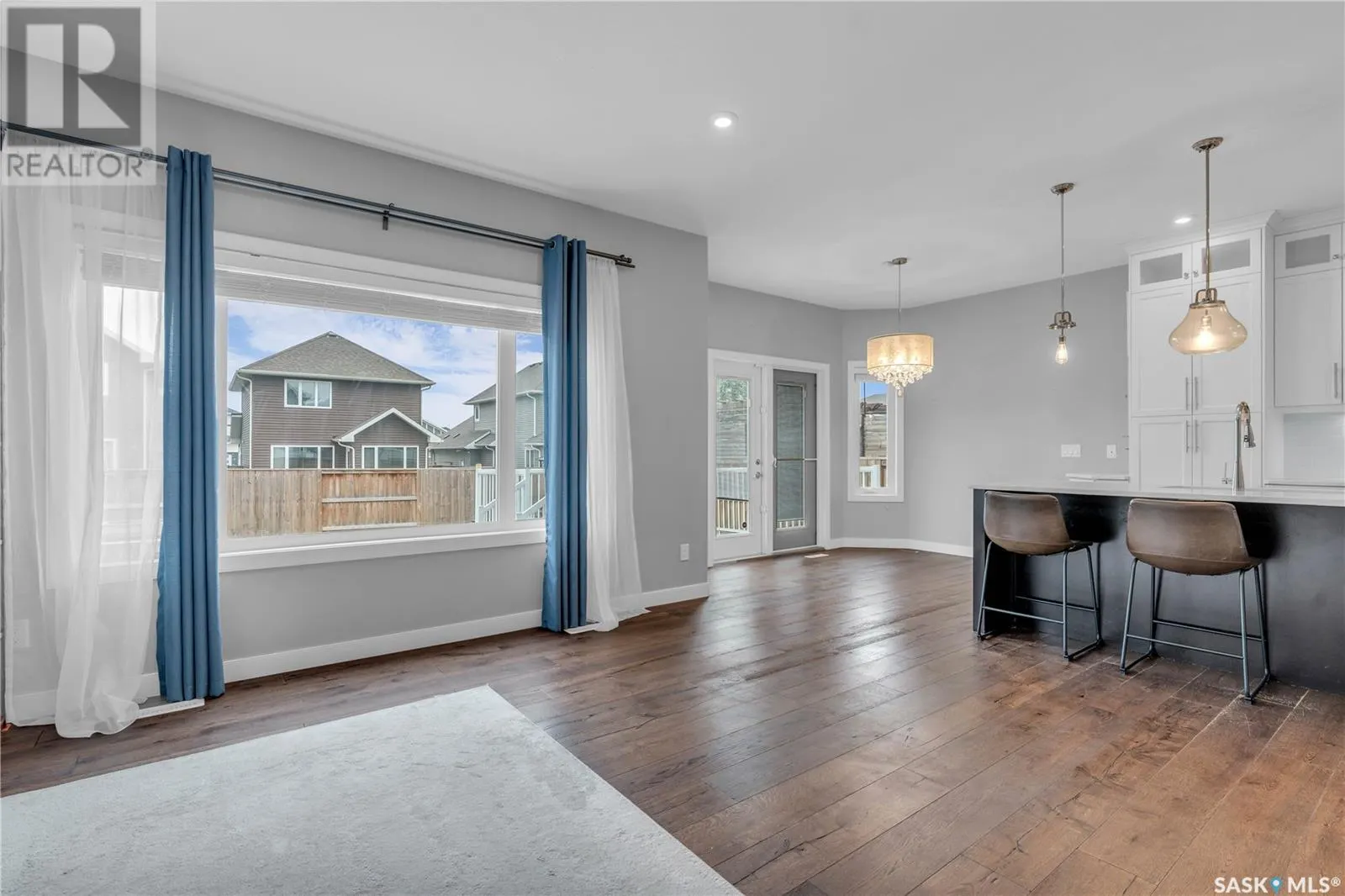 447 Veltkamp CRESCENT