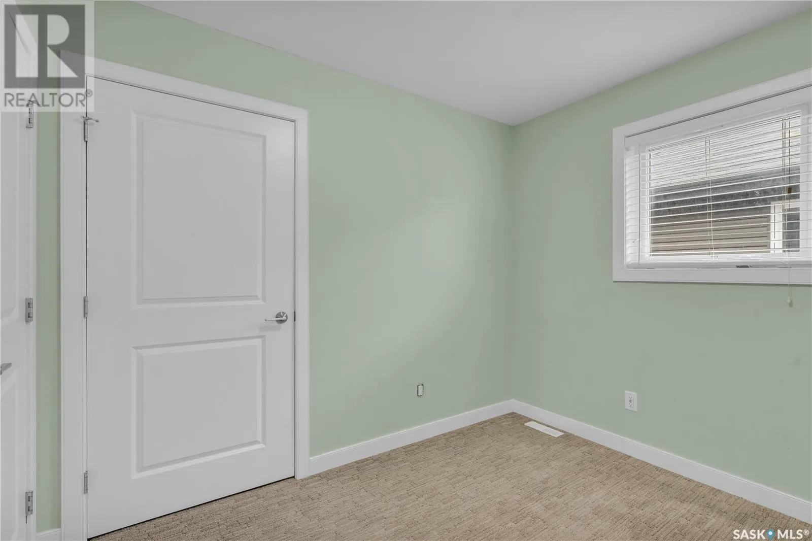 447 Veltkamp CRESCENT