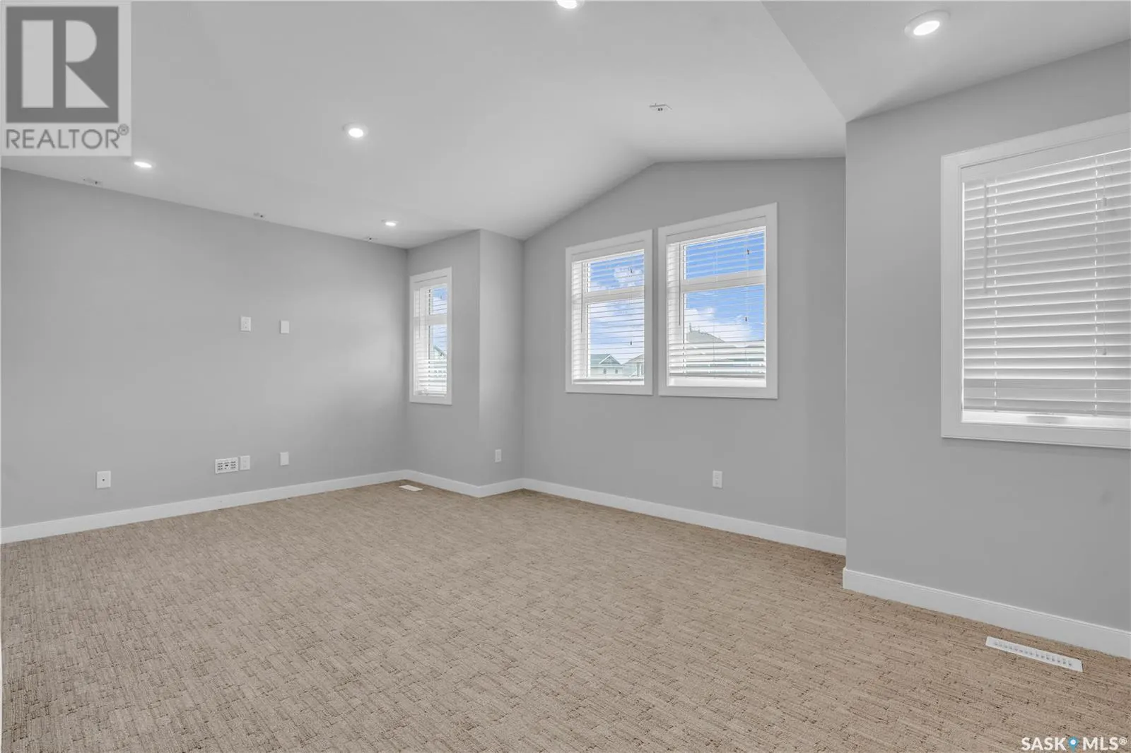 447 Veltkamp CRESCENT