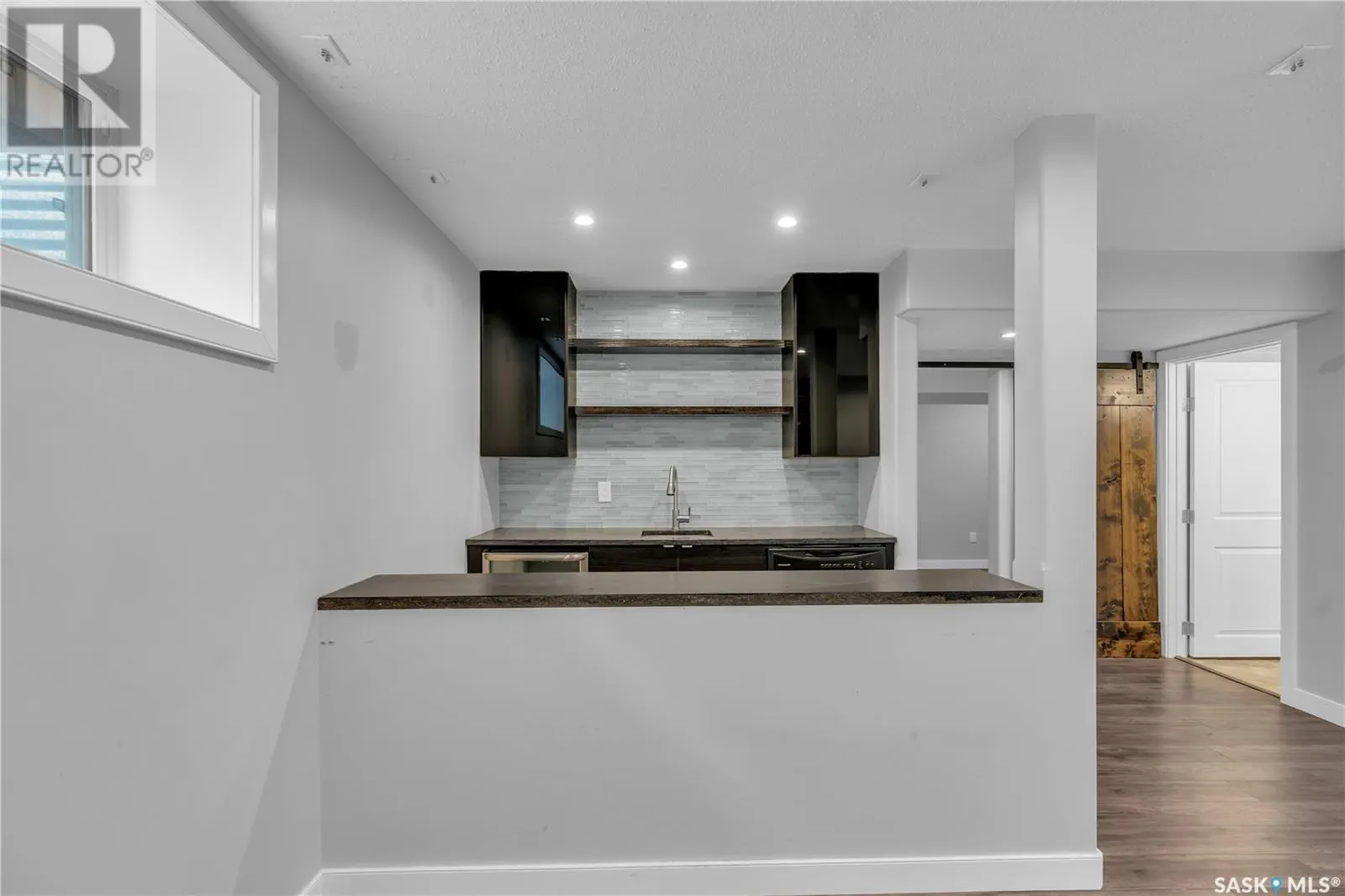 447 Veltkamp CRESCENT