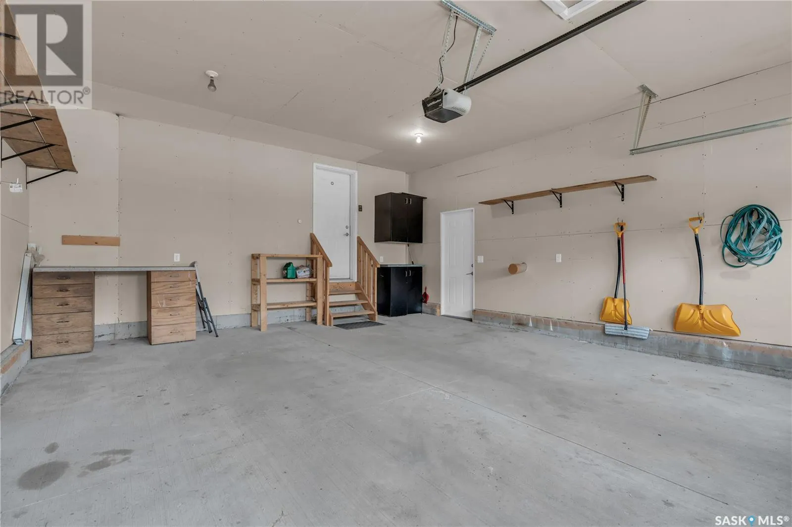 447 Veltkamp CRESCENT
