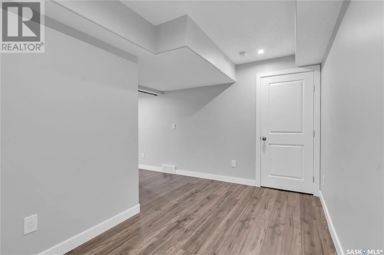 447 Veltkamp CRESCENT