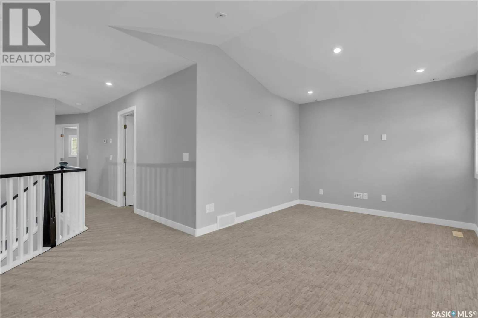 447 Veltkamp CRESCENT