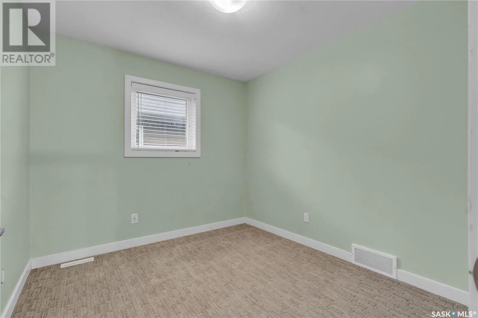 447 Veltkamp CRESCENT