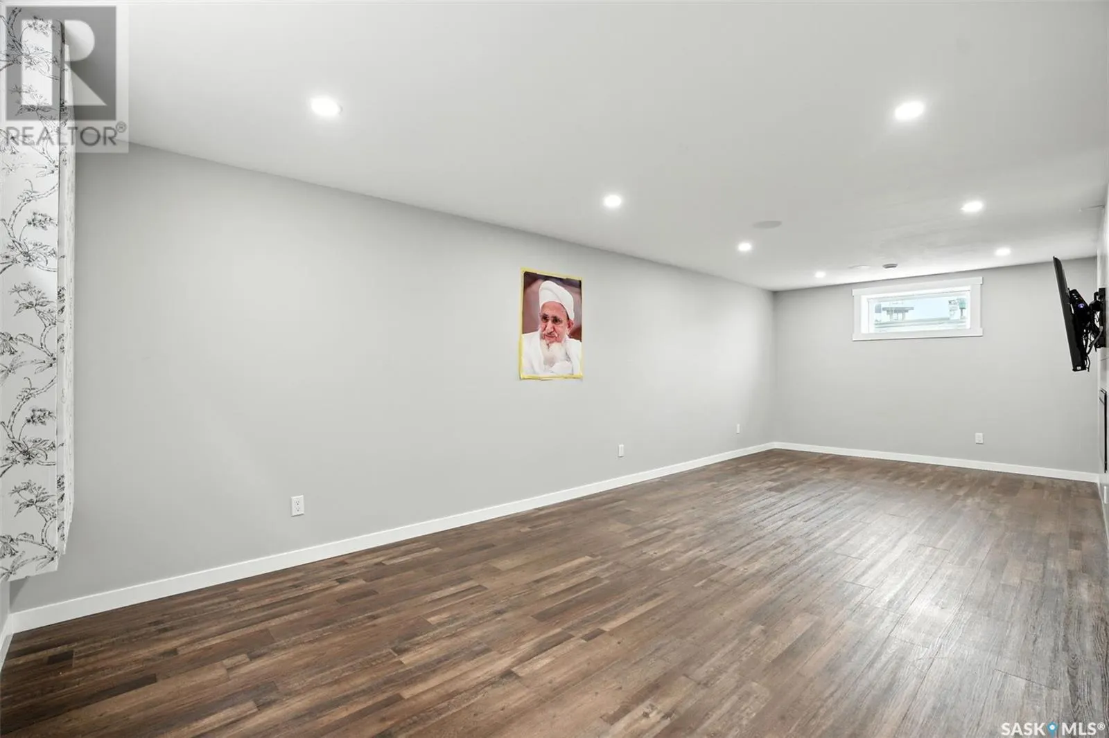 212 Secord WAY
