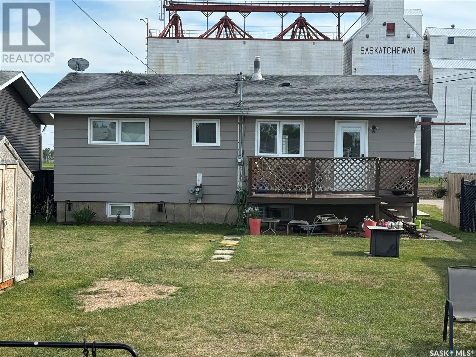 104 Railway AVENUE E
