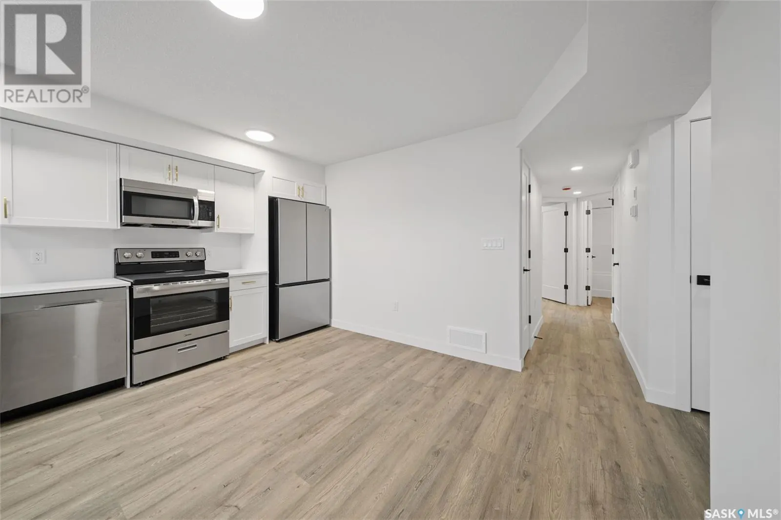 1 A/B 75 3rd AVENUE