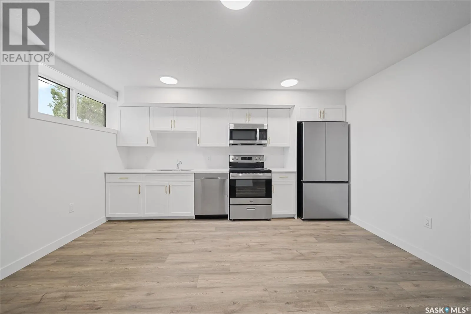 1 A/B 75 3rd AVENUE
