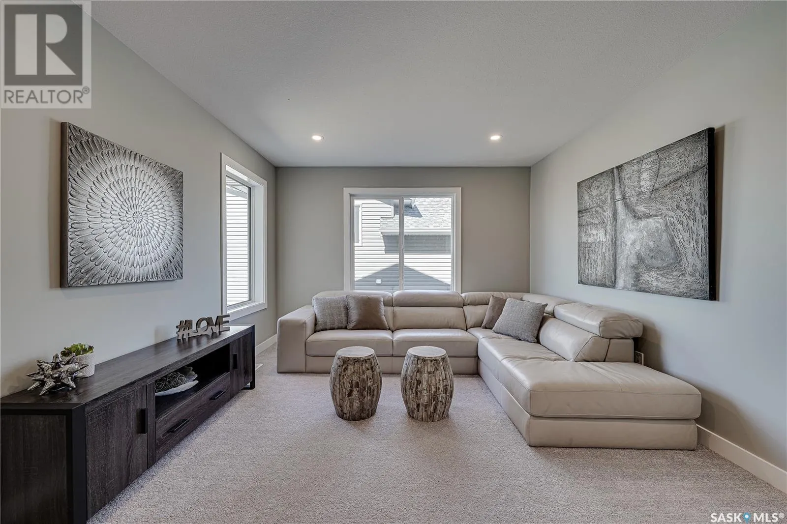 458 Doran CRESCENT