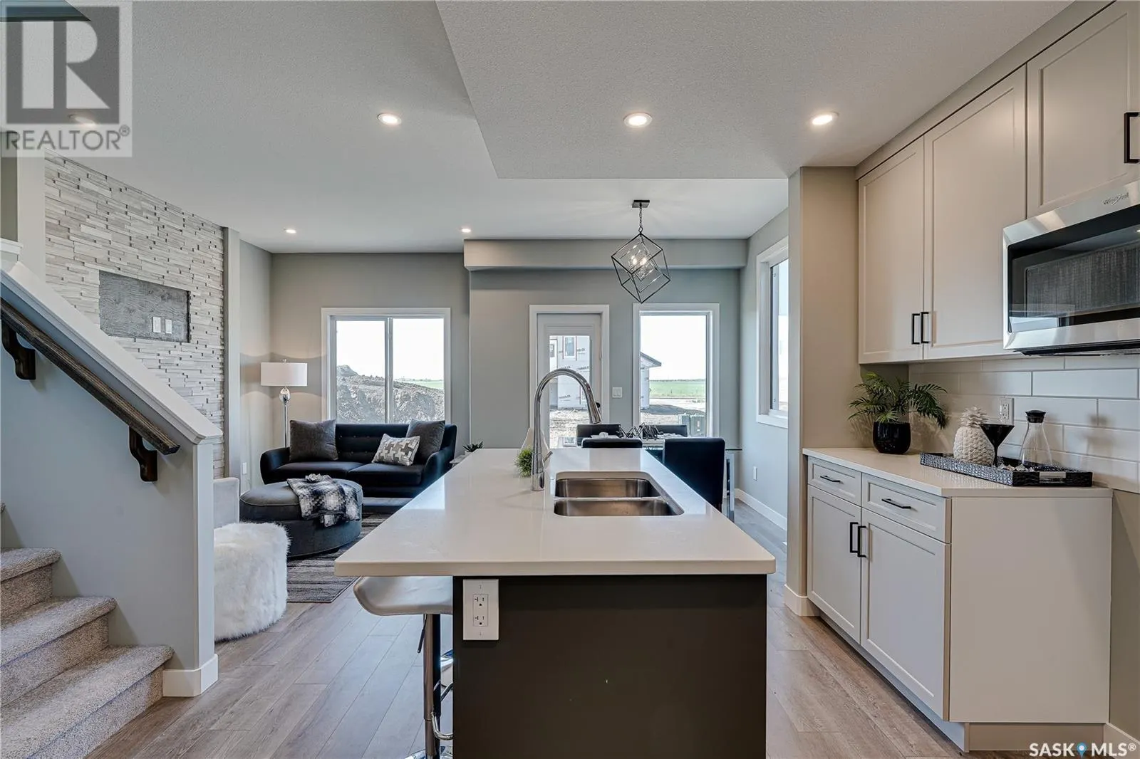 458 Doran CRESCENT