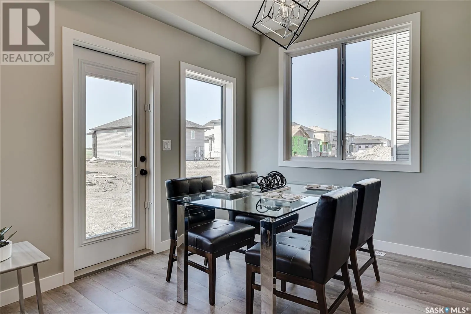 458 Doran CRESCENT