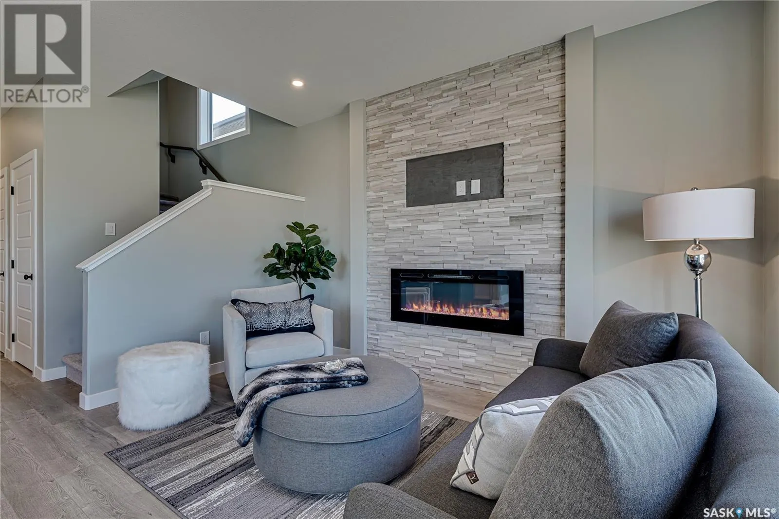 458 Doran CRESCENT