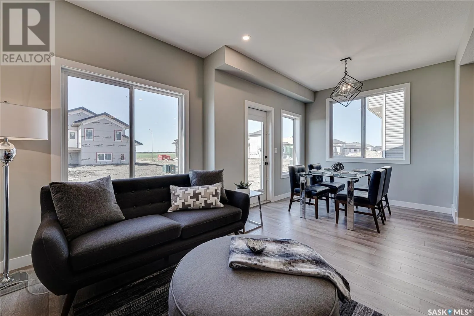 458 Doran CRESCENT