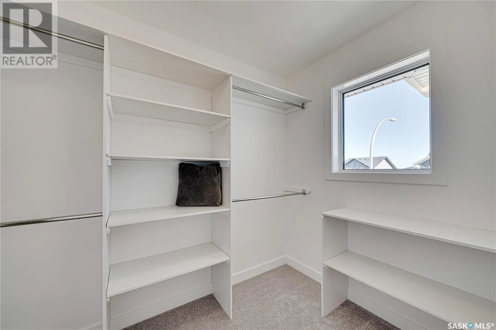 458 Doran CRESCENT