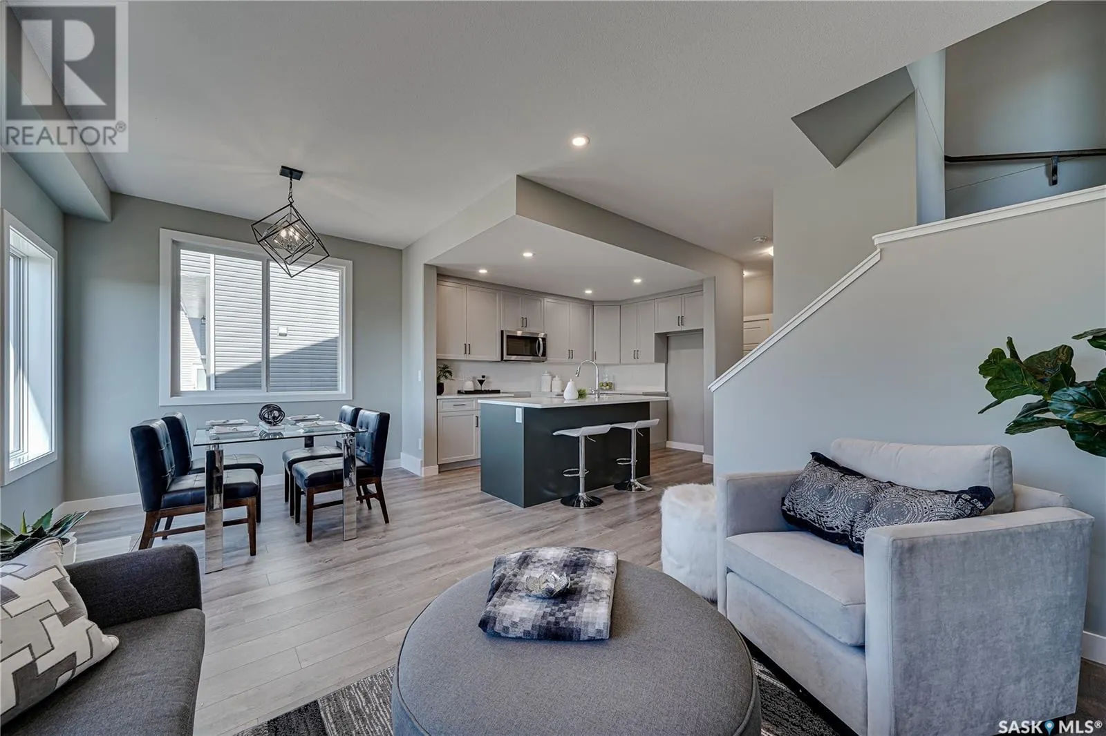 458 Doran CRESCENT