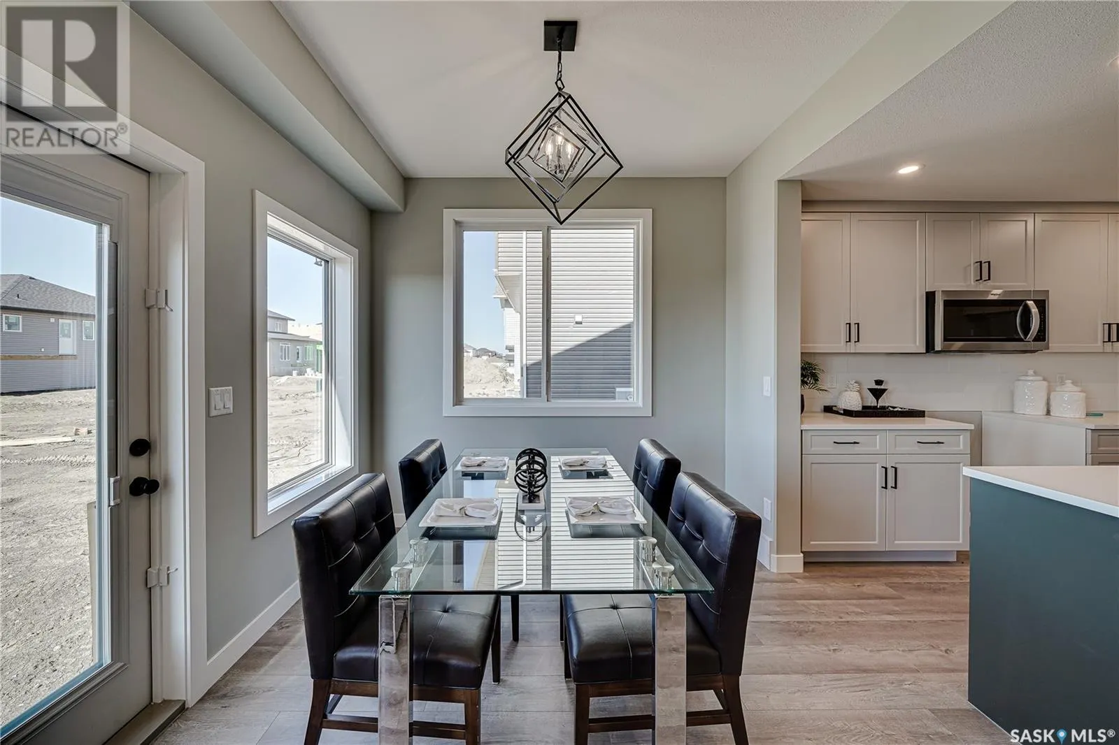 458 Doran CRESCENT