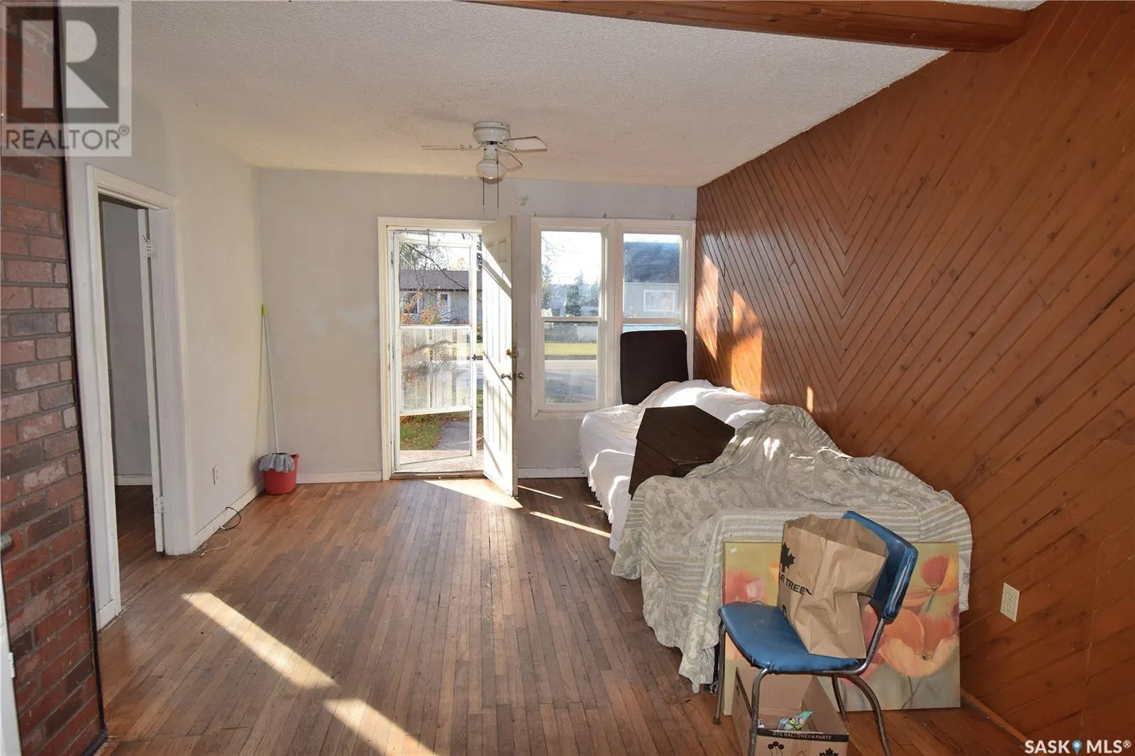 1838 15th STREET W