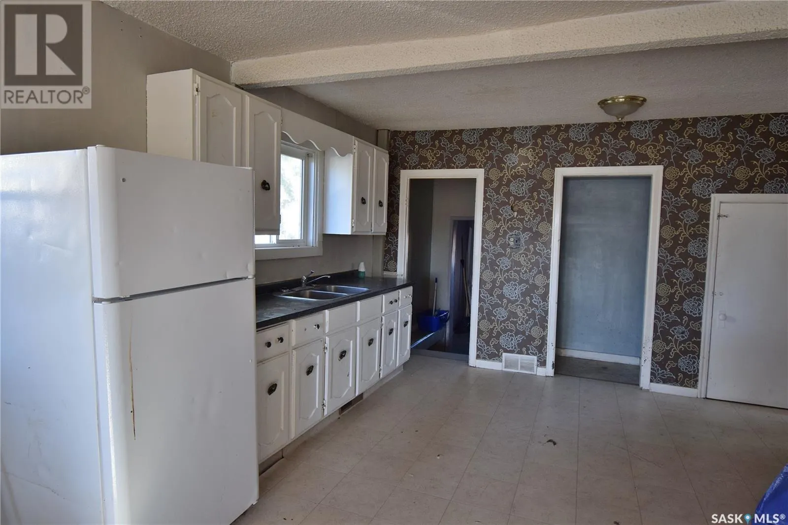1838 15th STREET W
