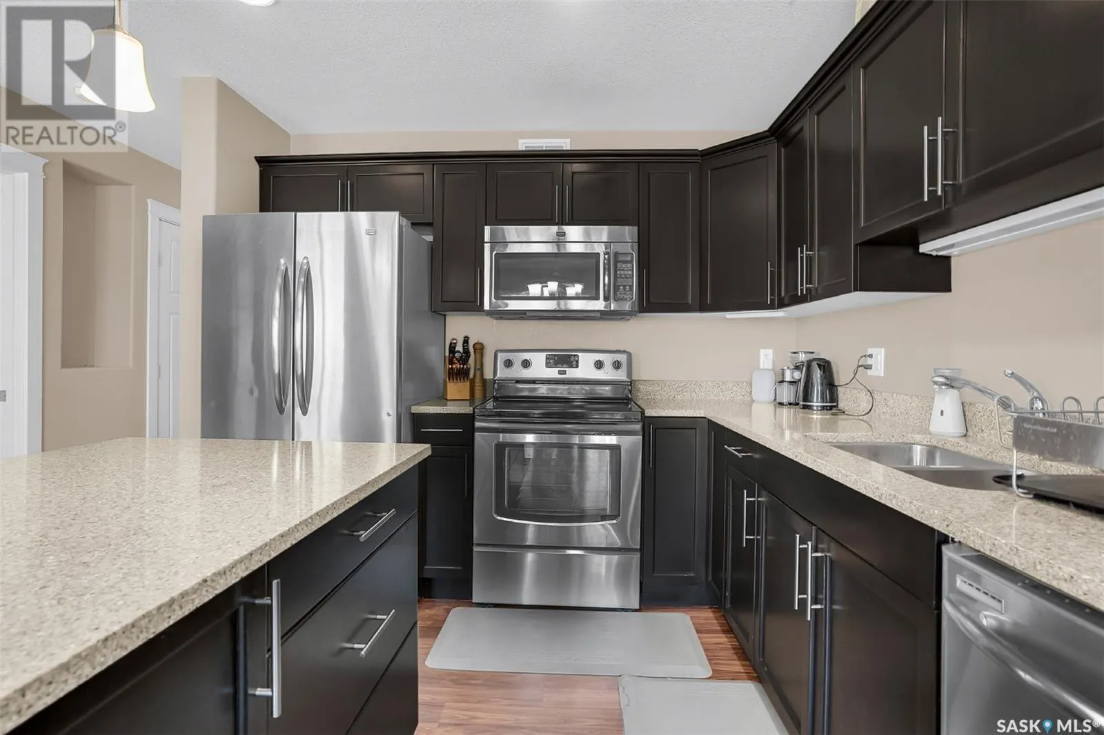 115 901 4th STREET