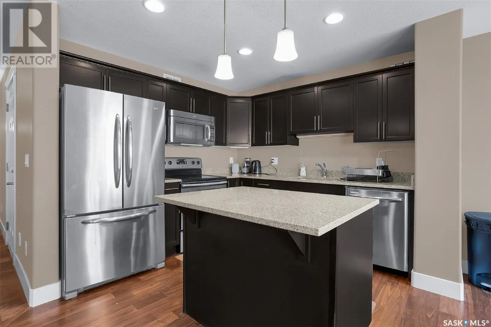 115 901 4th STREET