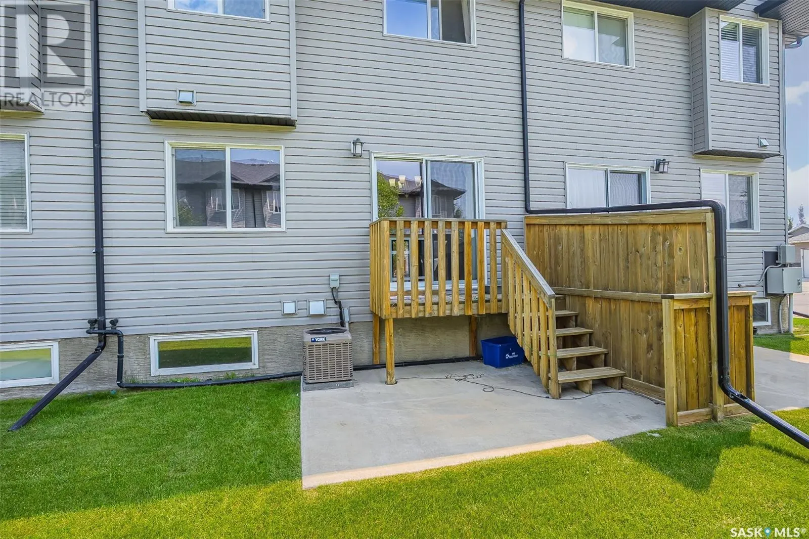 115 901 4th STREET