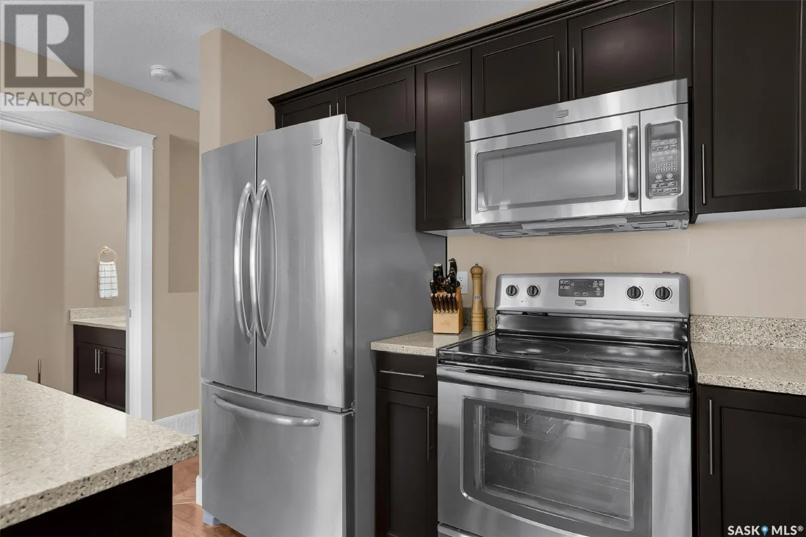 115 901 4th STREET