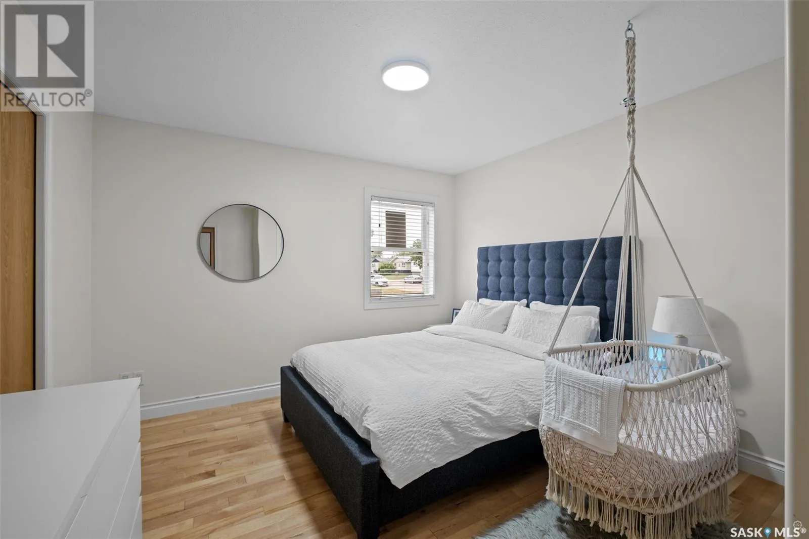 1255 18th STREET W