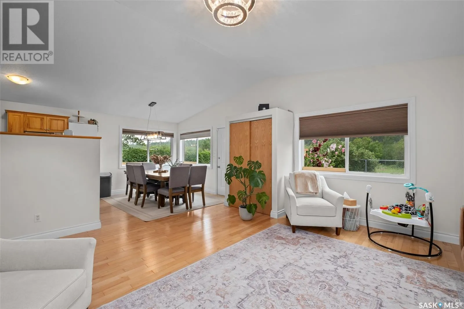 1255 18th STREET W