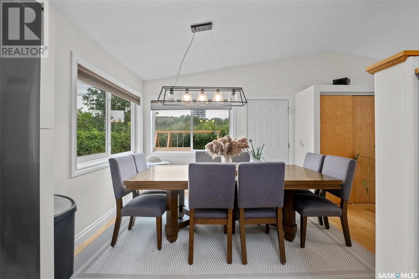 1255 18th STREET W