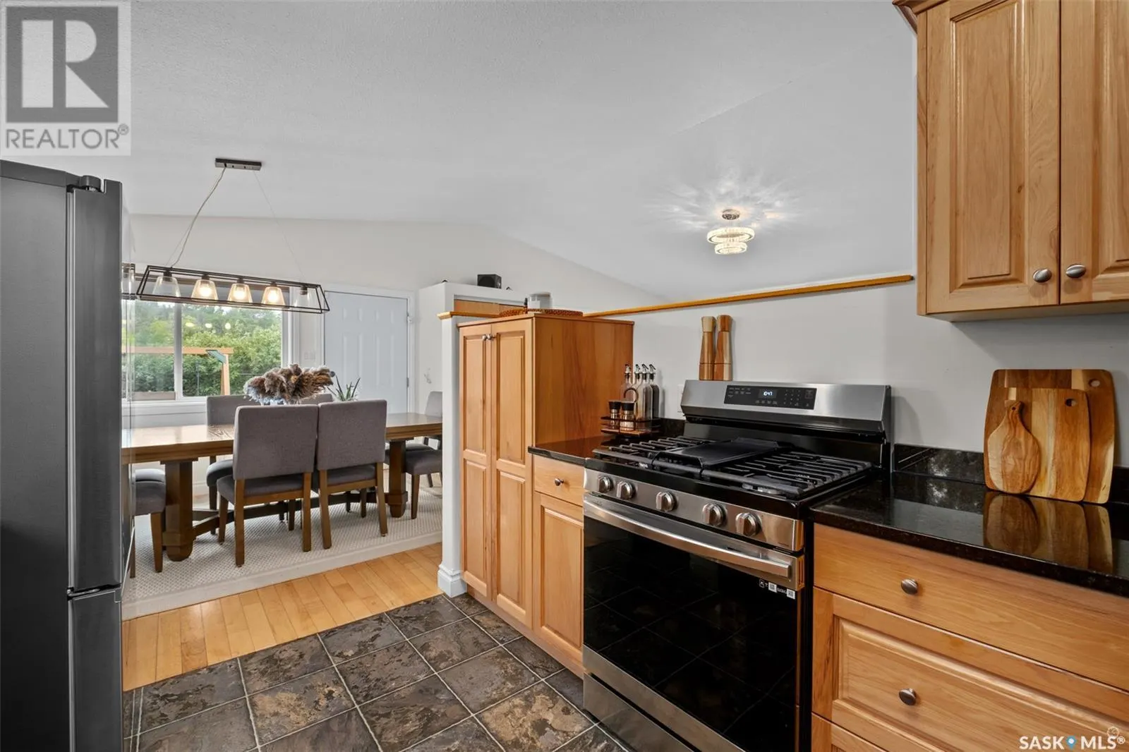 1255 18th STREET W