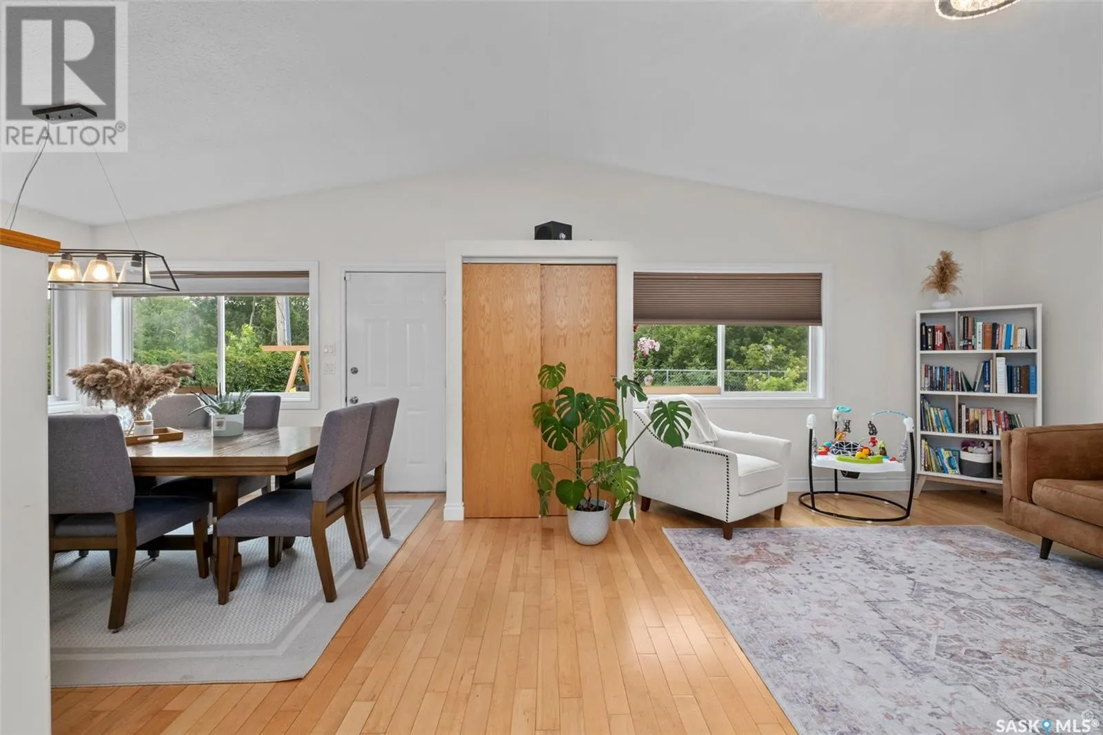 1255 18th STREET W