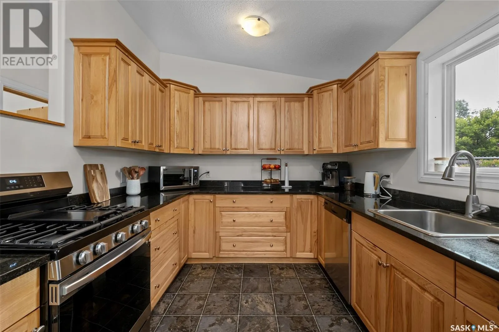 1255 18th STREET W