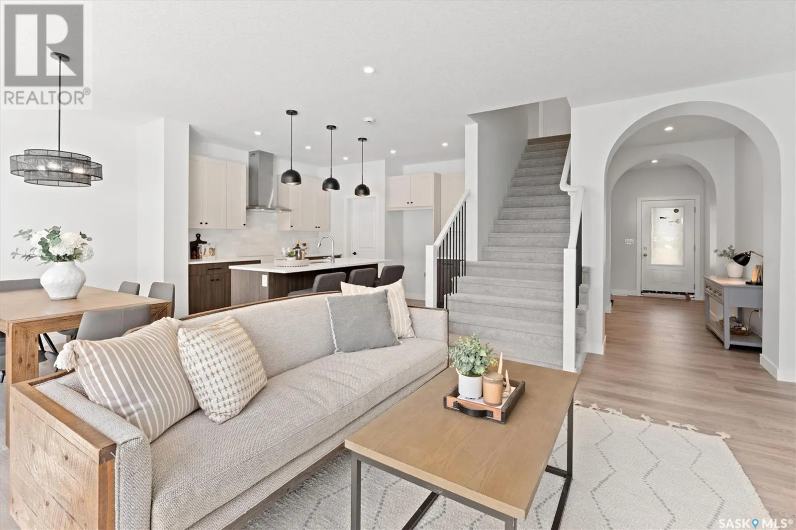 551 Pepper VIEW
