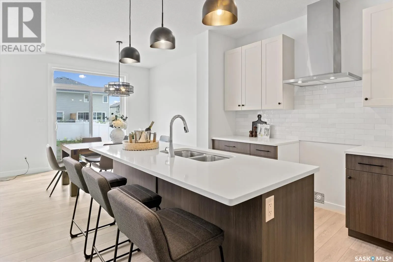 551 Pepper VIEW