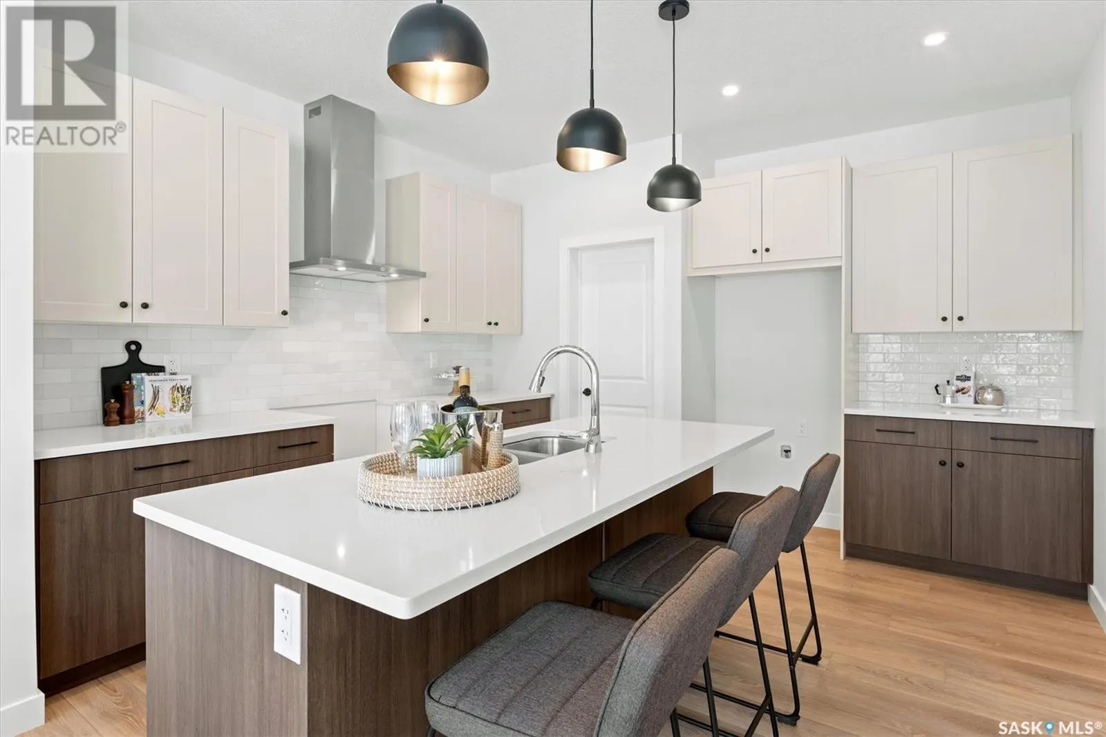 551 Pepper VIEW