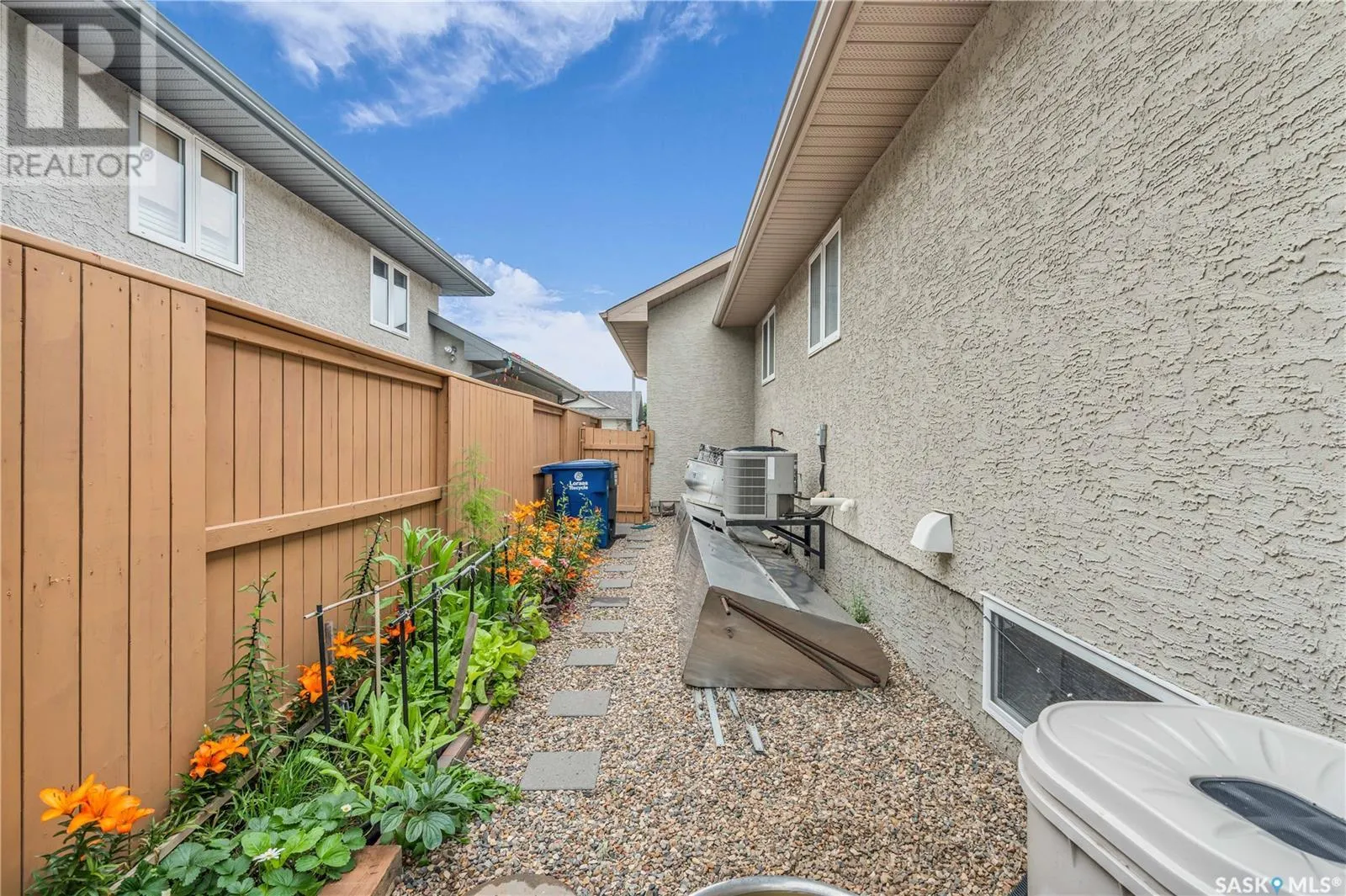 250 Robertson COVE