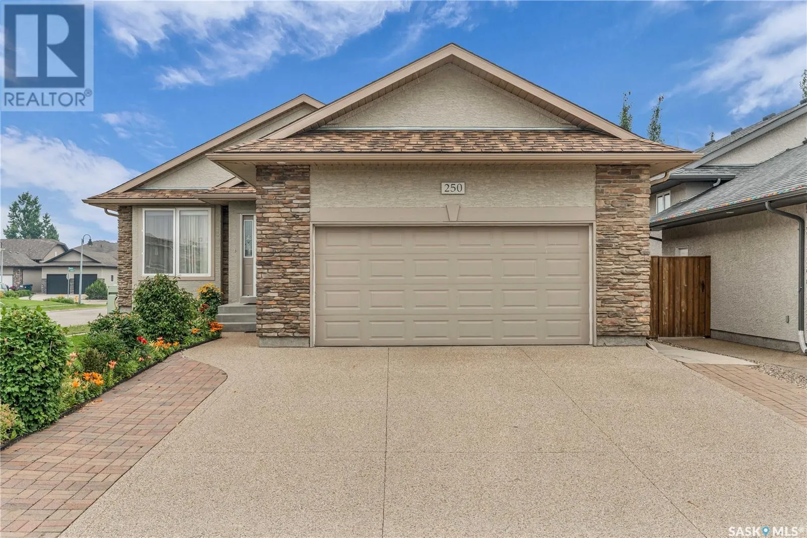 250 Robertson COVE