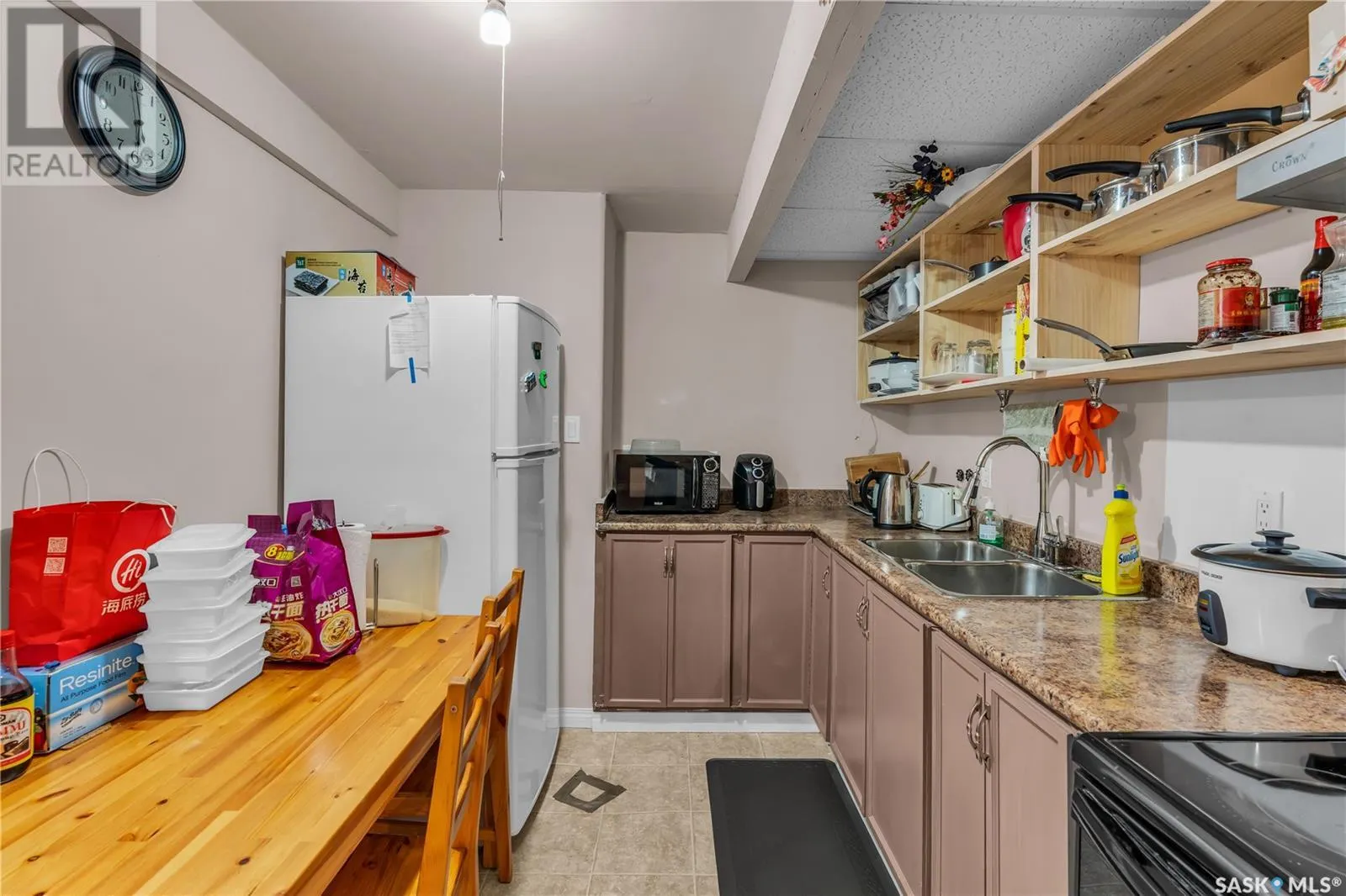 250 Robertson COVE