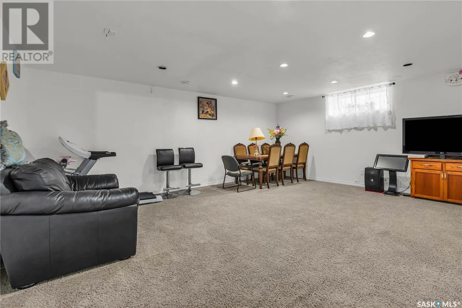 250 Robertson COVE