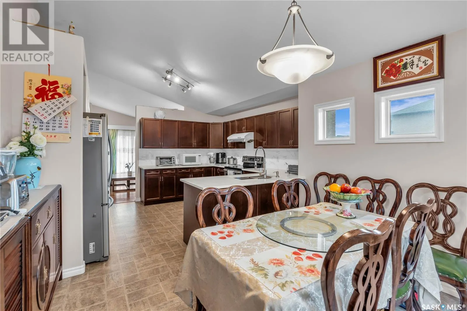250 Robertson COVE