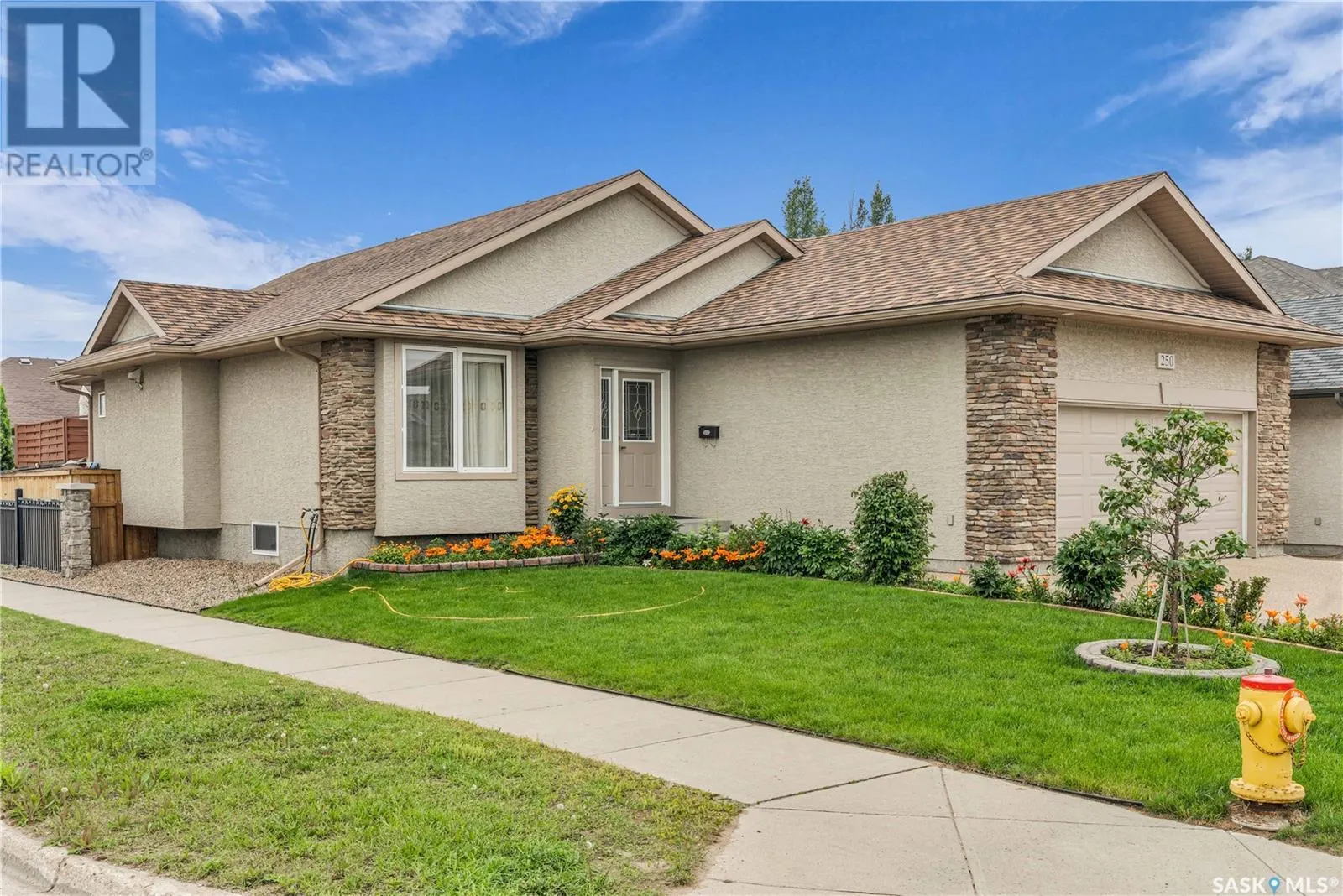 250 Robertson COVE